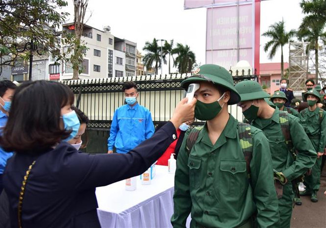 Thanh niên ở nhiều địa phương trên cả nước nô nức lên đường nhập ngũ ảnh 1
