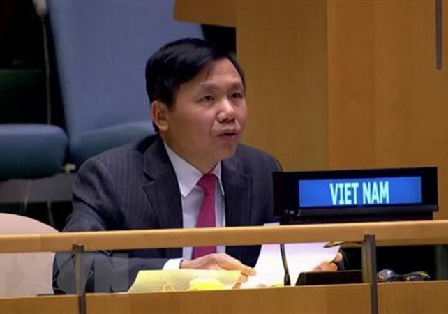 Đại sứ, Trưởng Phái đoàn Việt Nam tại Liên hợp quốc Đặng Đình Quý. (Nguồn: TTXVN) Việt Nam kêu gọi cộng đồng quốc tế hỗ trợ ASEAN giúp đỡ Myanmar ảnh 1