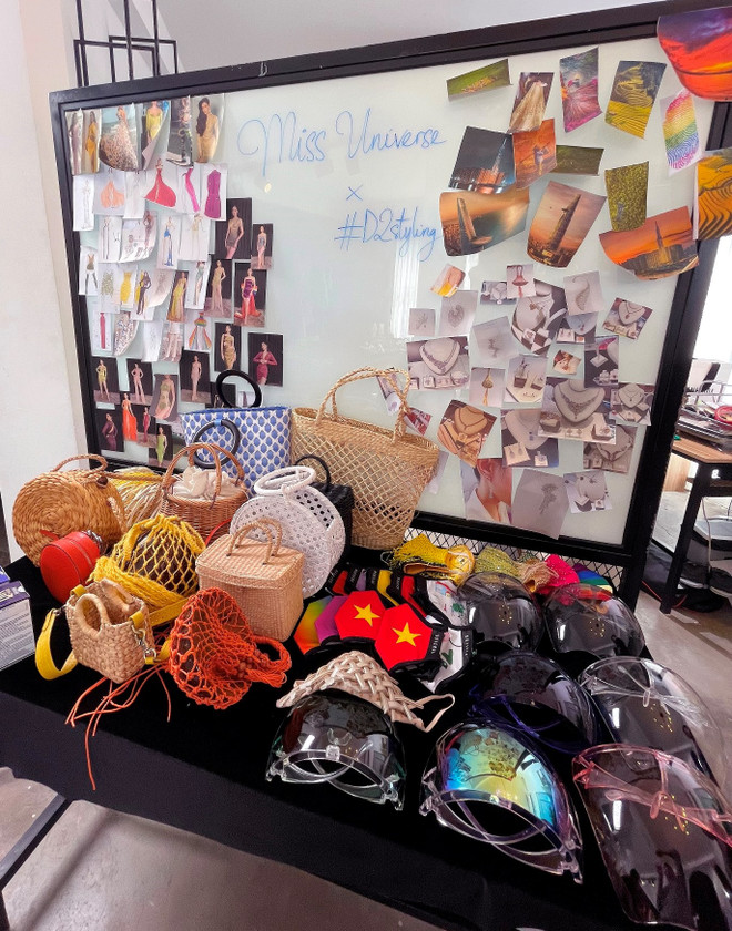 Miss Universe: Khám phá 'trọn bộ' trang phục và phụ kiện của Khánh Vân ảnh 2