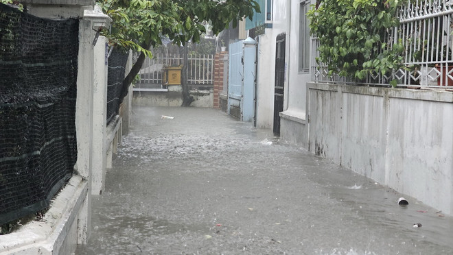 Áp thấp nhiệt đới sẽ đi vào đất liền các tỉnh Quảng Bình đến TT-Huế ảnh 1