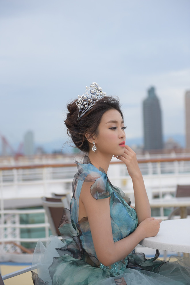 Hoa hậu Mỹ Linh lộng lẫy trong thiết kế đầm công chúa tại Đài Bắc ảnh 6