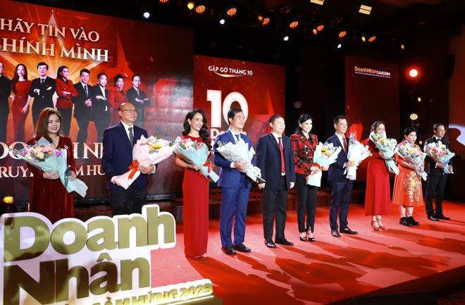 Thành phố Hồ Chí Minh vinh danh 10 doanh nhân truyền cảm hứng năm 2023 ảnh 1