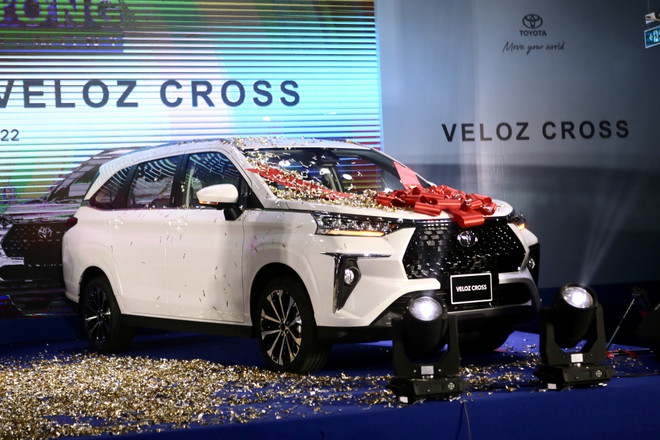 Xe Veloz Cross lắp ráp tại Việt Nam được xuất xưởng. Toyota Việt Nam xuất xưởng xe Veloz Cross và Avanza Premio ảnh 1