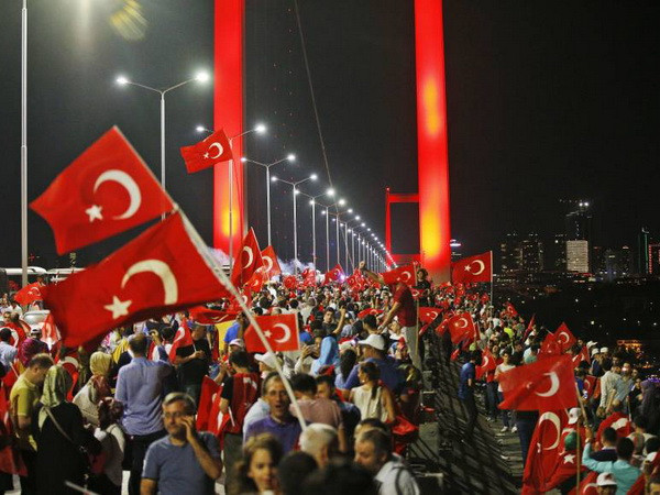 Thổ Nhĩ Kỳ thiệt hại hàng trăm tỷ USD do cuộc đảo chính bất thành ảnh 1