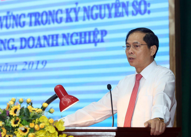 Thứ trưởng Thường trực Bộ Ngoại giao Bùi Thanh Sơn phát biểu tại Hội nghị. (Ảnh: Phan Tuấn Anh/TTXVN) Hội nghị khu vực Tây Bắc Bộ về hội nhập quốc tế và phát triển bền vững ảnh 1