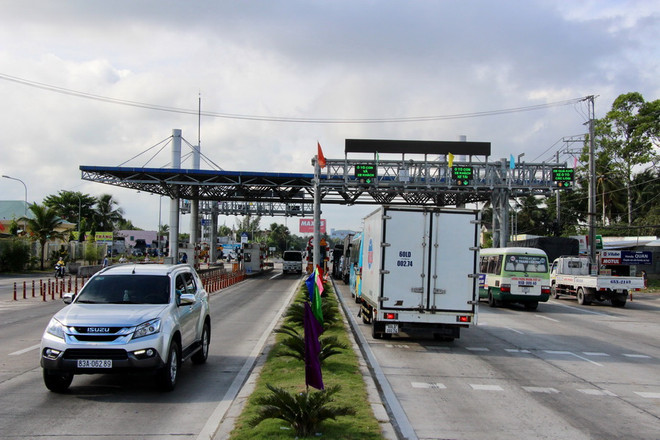Tài xế không chịu mua vé, BOT Cần Thơ-Phụng Hiệp phải xả trạm ảnh 1