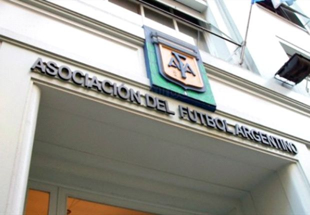 Trụ sở LĐBĐ Argentina bị đe dọa đánh bom sau khi Messi từ giã ảnh 1