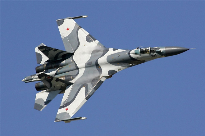 Máy bay chiến đấu Su-27.(Nguồn: Reuters.) Máy bay chiến đấu Su-27 của Nga tập trận ở biển Baltic ảnh 1