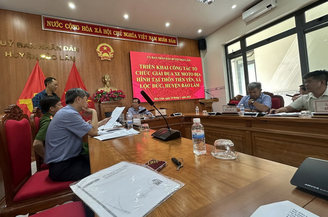 ttxvn_dua xe lam dong 4.jpg