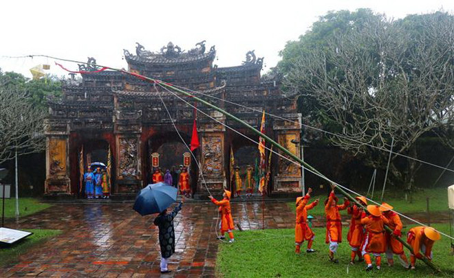 Trang trọng lễ hạ nêu và khai ấn tại khu di sản Hoàng cung Huế ảnh 1