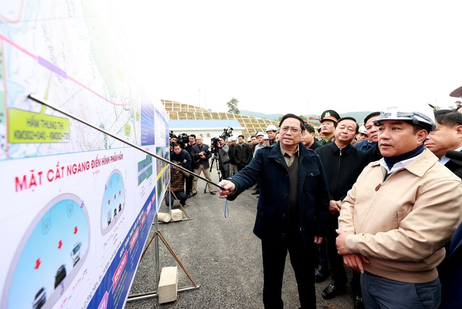 Thủ tướng: Thi công cao tốc bảo đảm tiến độ, chất lượng, không đội vốn ảnh 1