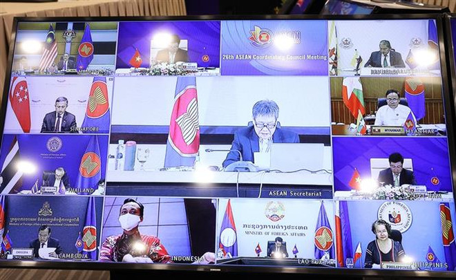 Đại diện các nước ASEAN tham dự Hội nghị trực tuyến Hội đồng Điều phối ASEAN lần thứ 26. (Ảnh: Văn Điệp/TTXVN) Thông qua 6 Báo cáo của Tổng thư ký và các trụ cột Cộng đồng ASEAN ảnh 1