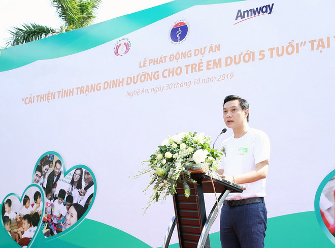 Ông Nguyễn Phương Sơn, Giám đốc Đối ngoại Amway Việt Nam phát biểu tại lễ khởi động dự án. (Nguồn: Vietnam+) Amway kiên định mục tiêu đồng hành vì trẻ em suy dinh dưỡng Việt Nam ảnh 1
