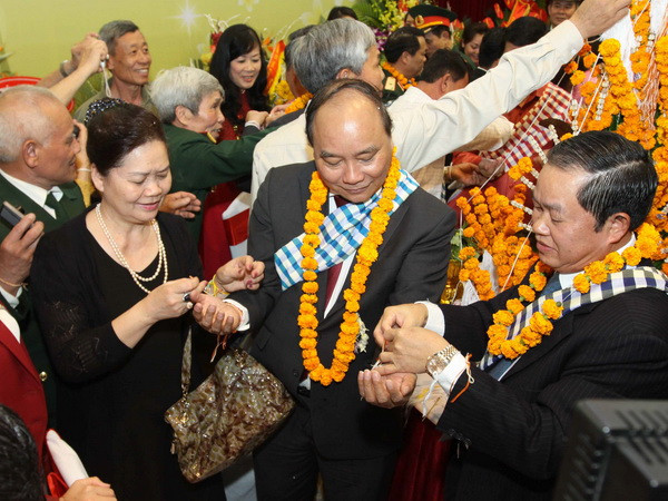 Tưng bừng Tết cổ truyền Bun Pi May của Lào tại Hà Nội ảnh 1