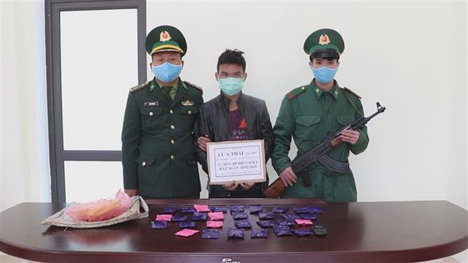 Thanh Hóa: Bắt giữ đối tượng vận chuyển 6.000 viên ma túy tổng hợp ảnh 1