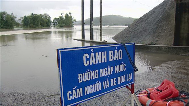 Mưa lớn, triều cường gây ngập cục bộ nhiều nơi tại Phú Yên ảnh 1