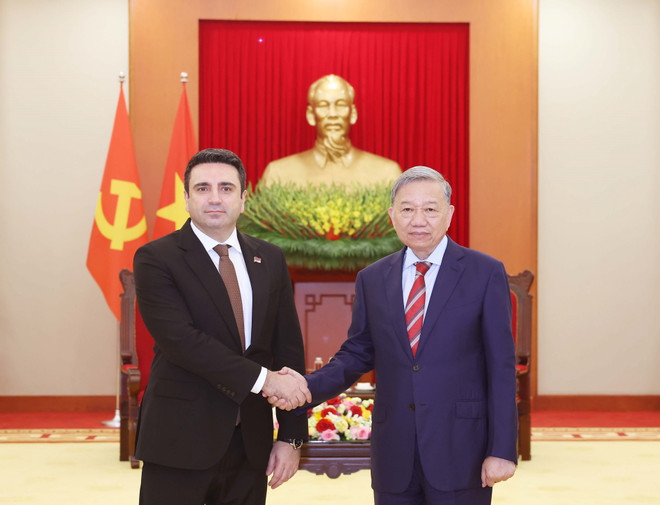 ttxvn_tong bi thu_chu tich quoc hoi Armenia 1.jpg