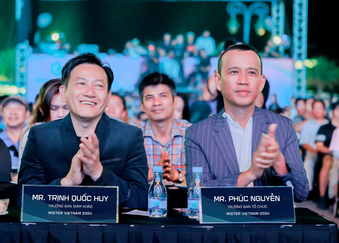 Trưởng BTC - Ông Phúc Nguyễn, Trưởng BGK - Ông Trịnh Quốc Huy.JPG