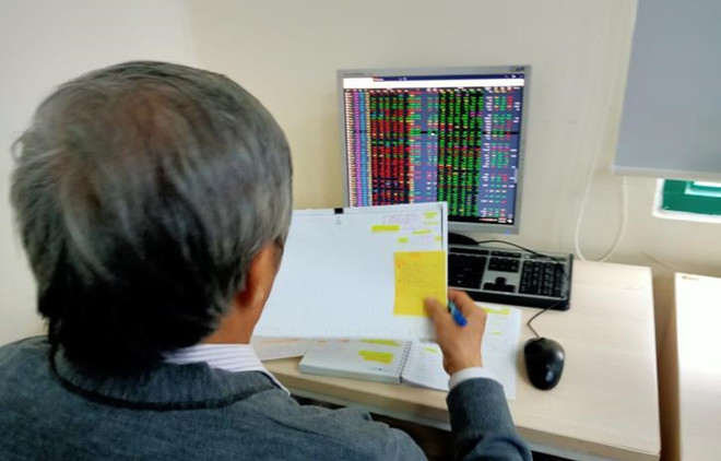 Dòng tiền tăng đột biến, chỉ số chứng khoán VN-Index bứt phá ảnh 1