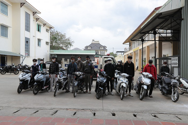 Lâm Đồng: Triệu tập 18 thanh, thiếu niên tụ tập đua xe trái phép ảnh 1