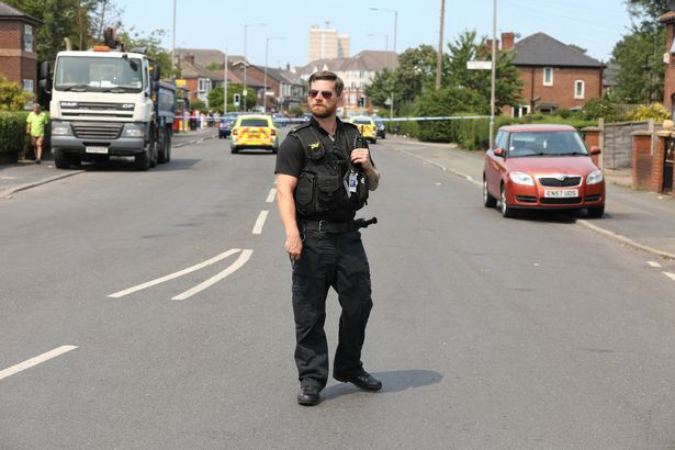 Anh: Tấn công bằng dao tại Manchester, ít nhất 1 người bị thương ảnh 1