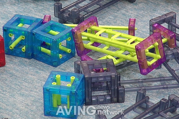 Bộ lắp ghép ba chiều Qvolution kích thích tính sáng tạo của trẻ ảnh 1