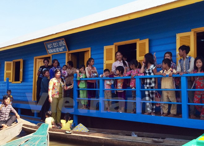 Campuchia: Khánh thành trường học trên Biển Hồ cho con em Việt kiều ảnh 1