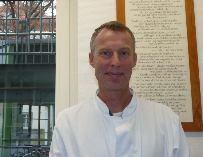 Giao ước đặc biệt của giáo sư người Đức với bệnh nhân Việt Nam ảnh 1