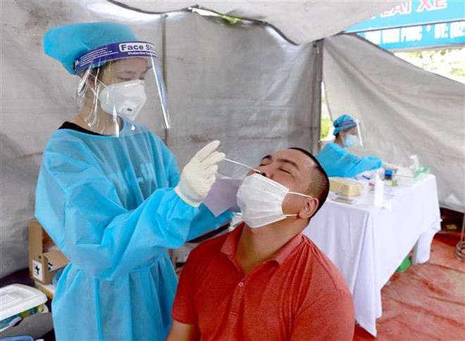 Sáng 31/7, thêm 4.060 ca mắc COVID-19 trong đó 973 ca ở cộng đồng ảnh 1