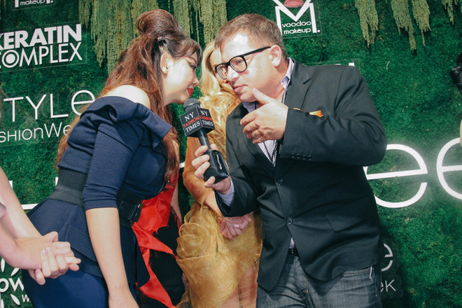 Kavie Trần làm vedette của Quỳnh Paris tại New York Fashion Week ảnh 9