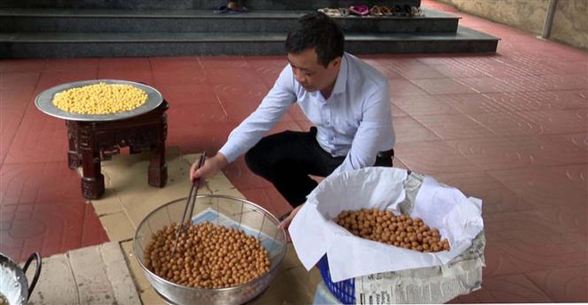 Làng nghề bánh nhãn gia tăng sản xuất để cung ứng trong dịp Tết ảnh 2