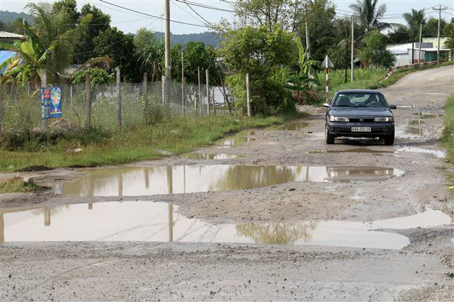 Đường vào Khu di tích lịch sử Ba Hòn xuống cấp nghiêm trọng ảnh 1