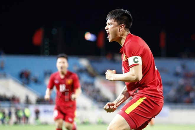 Công Vinh là đầu tàu trong đội hình Việt Nam dự AFF Cup 2016. (Ảnh: Minh Chiến/Vietnam+) Phát động cuộc thi Đồng hành cùng tuyển Việt Nam tại AFF Suzuki Cup ảnh 1