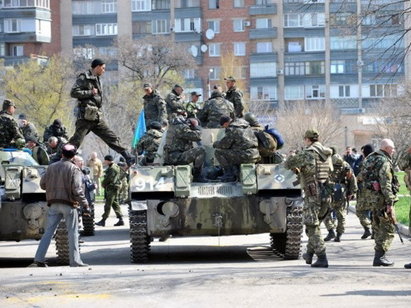 Đặc nhiệm Ukraine thừa nhận không thể kiểm soát Slavyansk ảnh 1