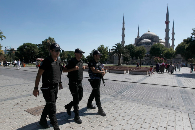 Thổ Nhĩ Kỳ sẽ đình chỉ và thay thế một số đại sứ sau đảo chính ảnh 1