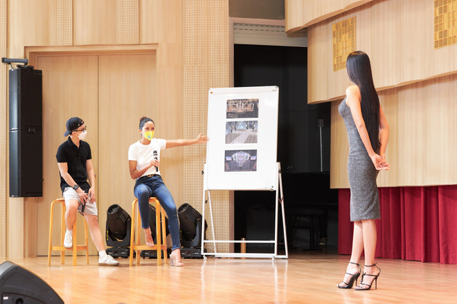 H’Hen Niê ‘chê’ Kim Duyên: 'Kỹ năng catwalk với bikini chưa ổn' ảnh 1