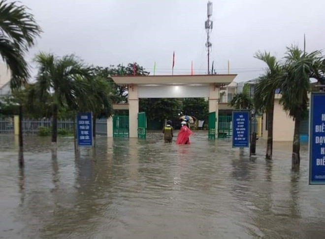 Mưa lớn gây ngập lụt tại nhiều nơi ở Quảng Nam, Thừa Thiên-Huế ảnh 1