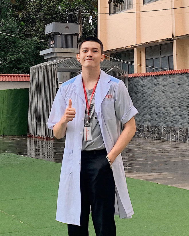 "Bác sỹ tương lai" Đinh Ta Bi. (Ảnh: BTC) 417464893_1465485224387111_675108727509095706_n.jpg