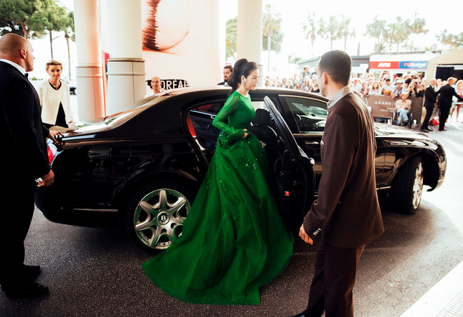 Lý Nhã Kỳ được “người đàn ông quyền lực” yêu mến ở Cannes ảnh 7