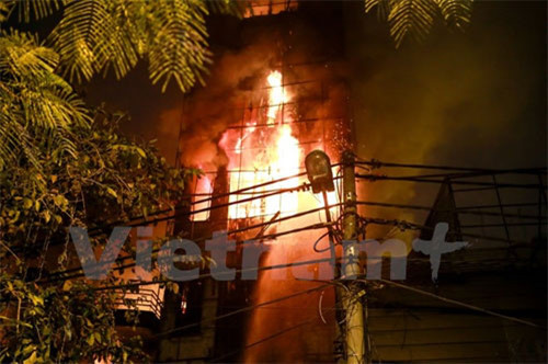 Cứu hơn 20 khách trong vụ cháy quán hát karaoke ở Quảng Ninh ảnh 1