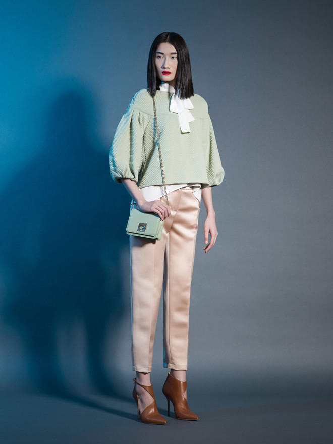 Kha Mỹ Vân ấn tượng trong bộ sưu tập mới của Elisabetta Franchi ảnh 3