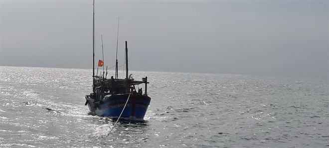 ​Rãnh thấp gây mưa dông, lốc xoáy và gió giật mạnh trên biển ảnh 1