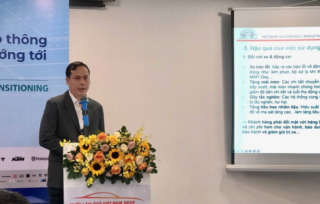 Doanh nghiệp chia sẻ kinh nghiệm giảm phát thải từ phương tiện giao thông. (Ảnh: Mỹ Phương/TTXVN) ttxvn_hoi thao giam phat thai 3.jpg