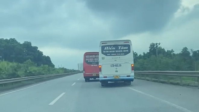 Xử phạt lái xe khách “đánh võng” trên cao tốc Pháp Vân-Cầu Giẽ-Cao Bồ ảnh 1