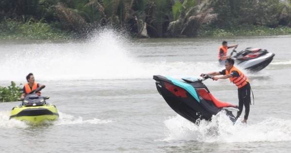 TP.HCM: Rà soát, xử lý tình trạng sử dụng mô tô nước trên sông Sài Gòn ảnh 1