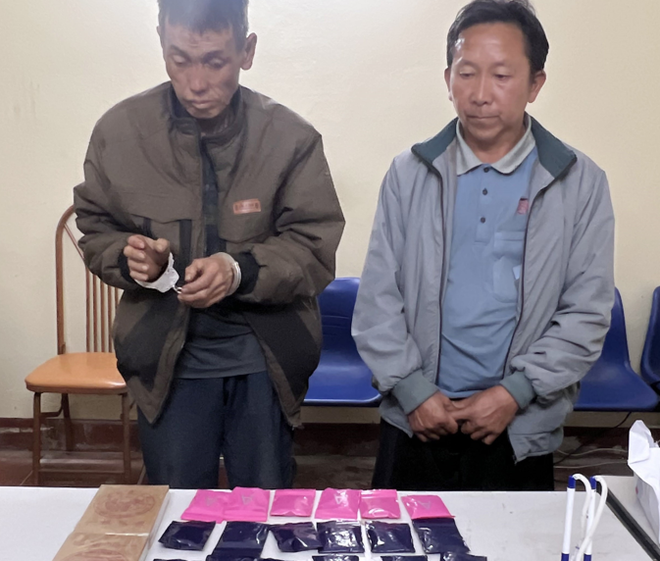 Bắt giữ 2 đối tượng mua bán 2 bánh heroin, 5.000 viên ma túy tổng hợp ảnh 1