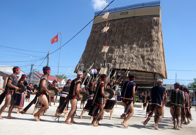 Khám phá ngôi nhà truyền thống của người dân tộc Êđê và Bana ảnh 1