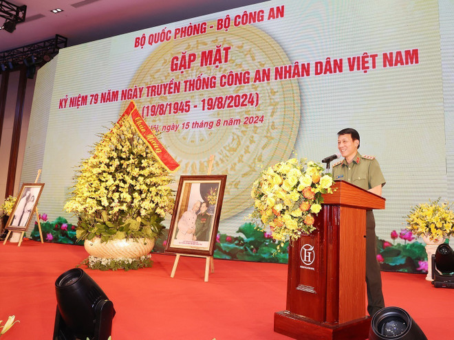 Thượng tướng Lương Tam Quang, Ủy viên Trung ương Đảng, Bí thư Đảng ủy Công an Trung ương, Bộ trưởng Bộ Công an phát biểu. (Ảnh: Trí Dũng/TTXVN) ttxvn_quan uy trung uong (3).jpg