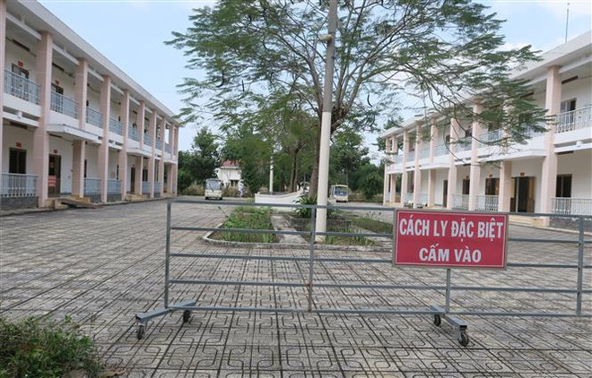 Bệnh viện dã chiến Củ Chi. (Ảnh: Đinh Hằng/TTXVN) Tết Nguyên đán đặc biệt tại 'điểm nóng' COVID-19 ở TP Hồ Chí Minh ảnh 2