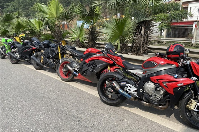 Tạm giữ 9 xe môtô phân khối lớn đi trên cao tốc Hà Nội-Thái Nguyên ảnh 1